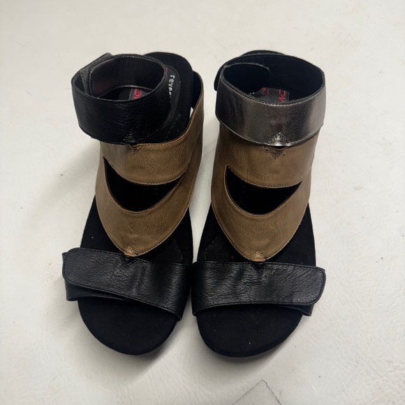 Modzori Olivia reversible Black and Tan Women's Wedge Sandals size 12 - Picture 3 of 8